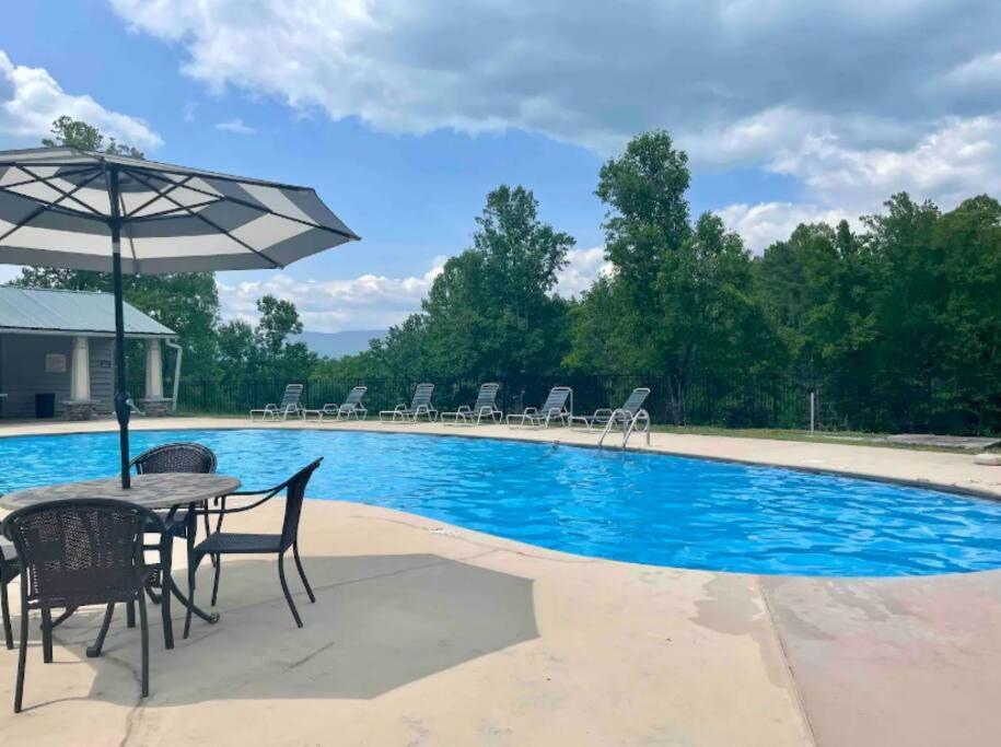 Lazy Bear Cabin Near Nantahala Outdoor Center And مدينة كليرمونت المظهر الخارجي الصورة